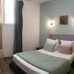 מלון Du Palais Centre 2*