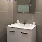 מלון Du Palais Centre 2*