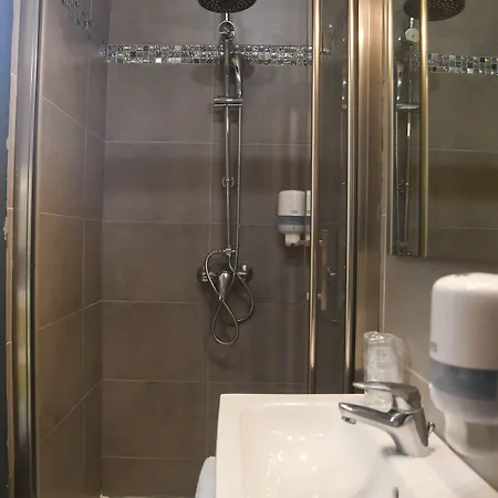 Du Palais Centre 호텔 2*