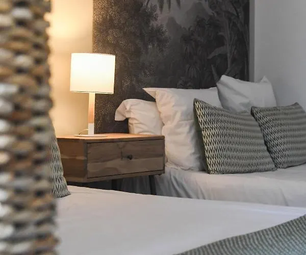 Du Palais Centre Hotel 2*