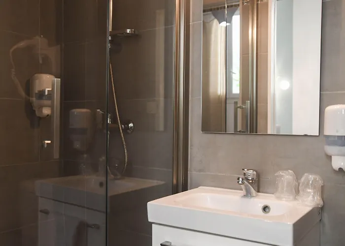 Du Palais Centre Hotel