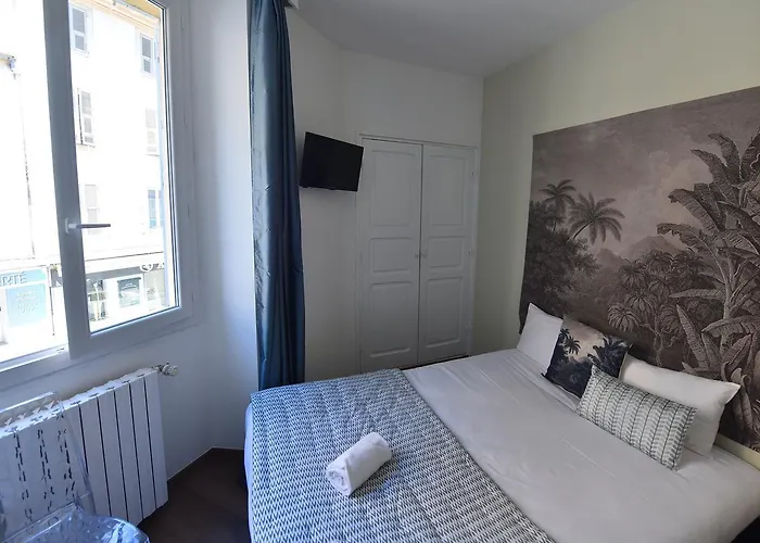 Du Palais Centre 2* בסטיה